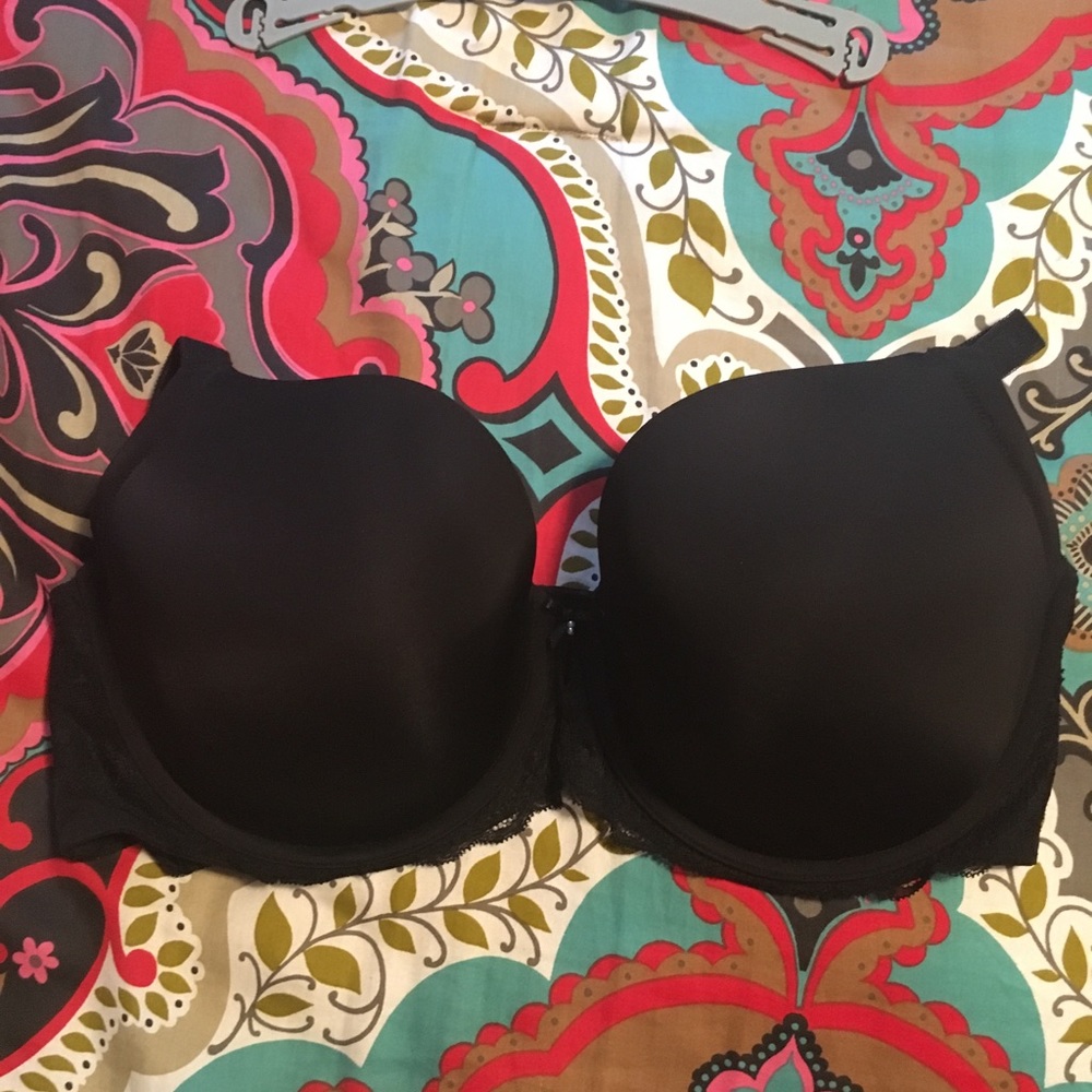 Black T-shirt Bra